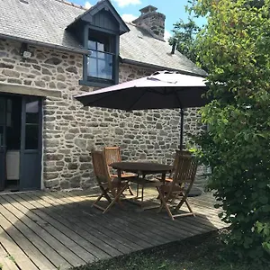 Maisonnette Au Pied Du Dol Hébergement de vacances Mont-Dol